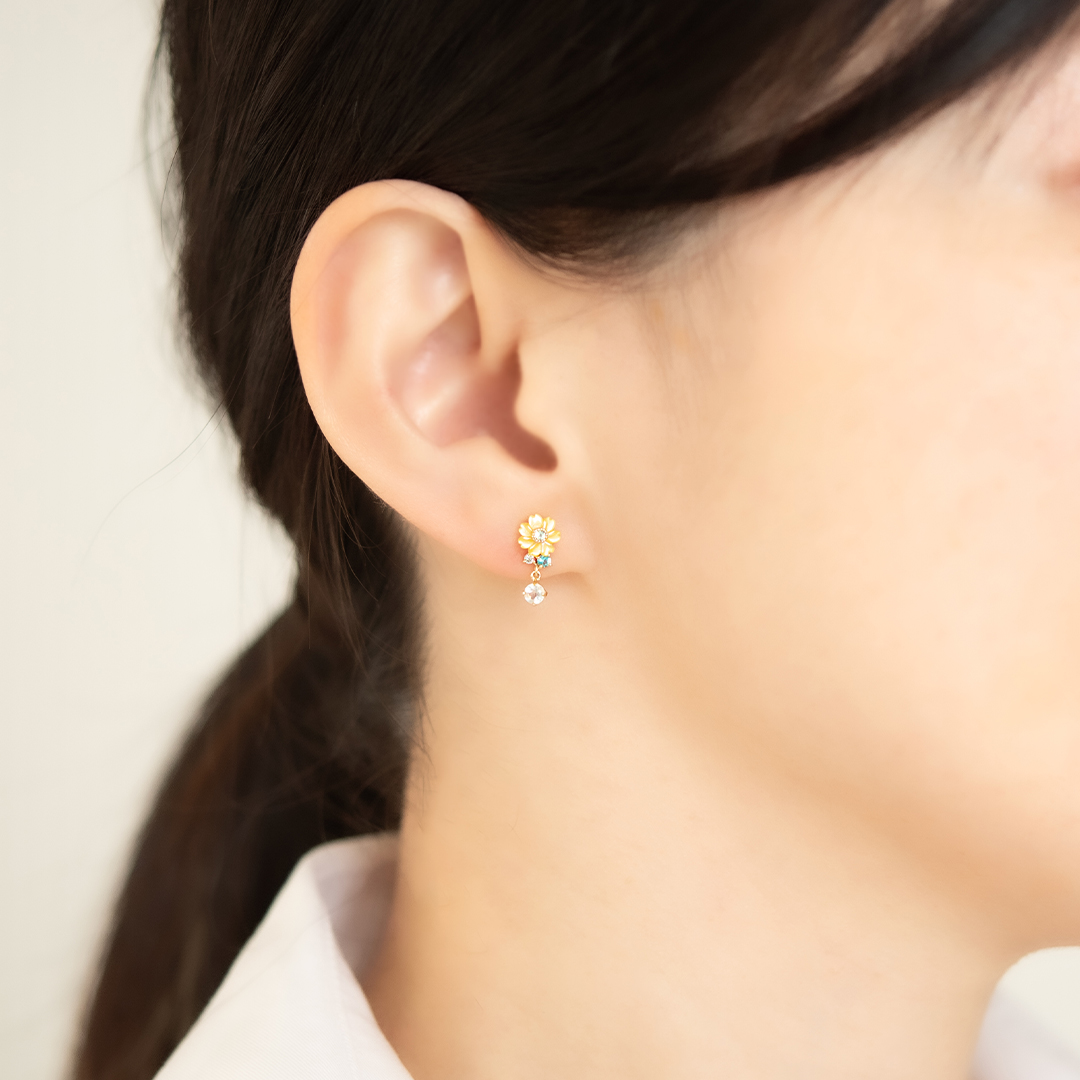 ピアス K10イエローゴールド(JLージュエルー)(ブーケ)(福寿草