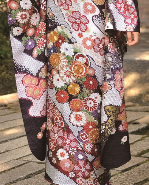 古典振袖（金駒刺繍絞り柄／紫紺色）19004 ｜おりえん