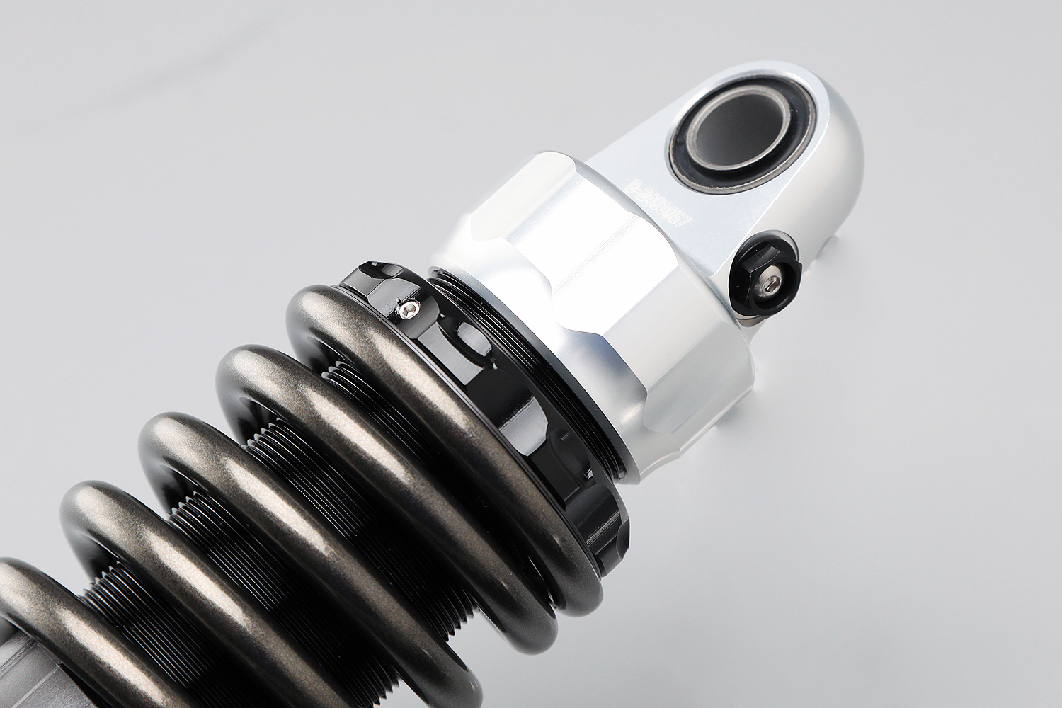 リアサスペンション（軸間318mm）ボンネビルT100 ショート | AELLA