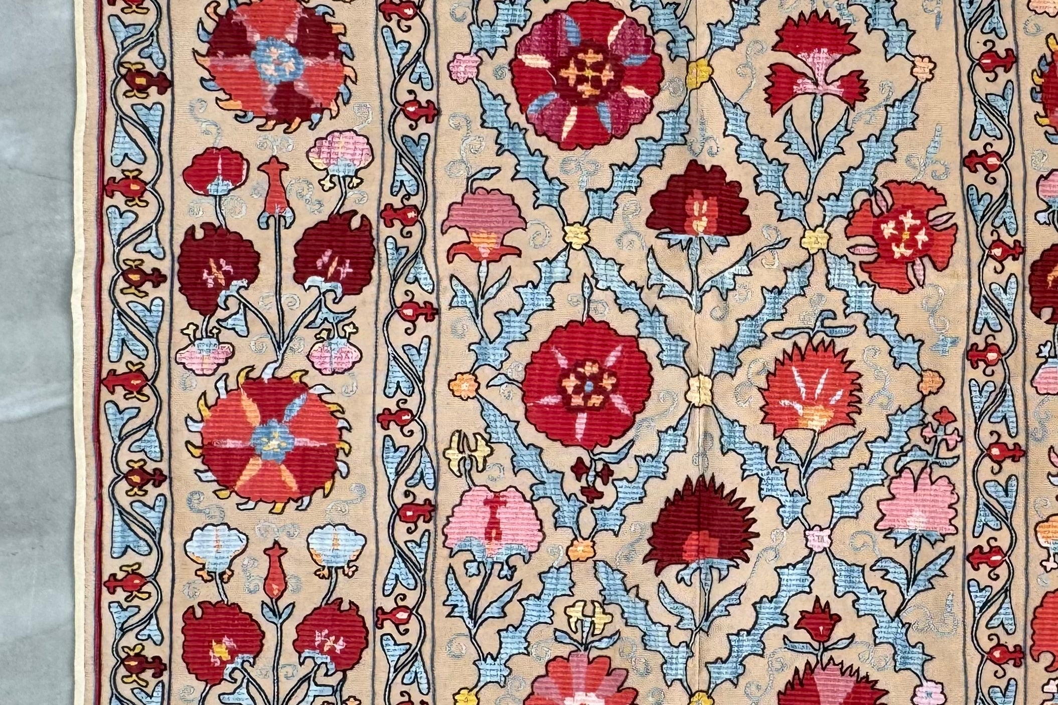 手仕事を未来に残すウズベキスタンの刺繍布、スザニ - amirisu online