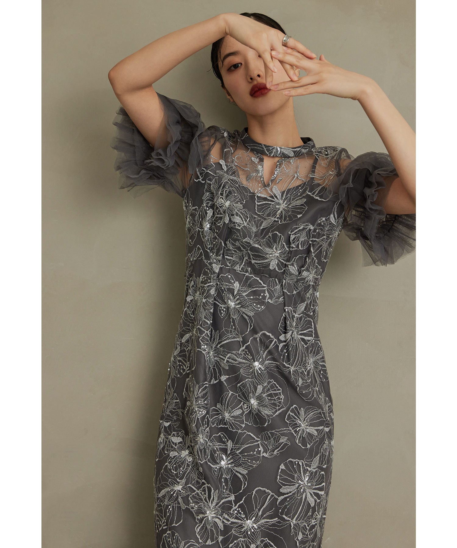 スパンコール刺繍レースドレス キーホールネック 結婚式 成人式 同窓会