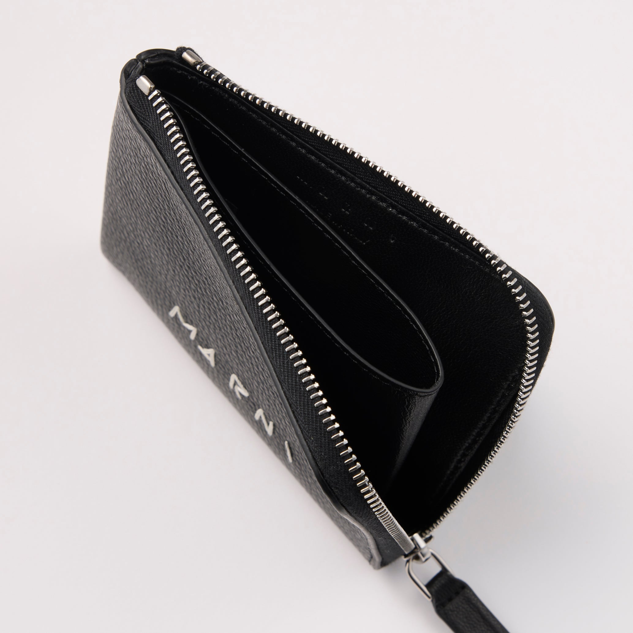 マルニ】レザー製ラウンドファスナーウォレット – GQ SHOP