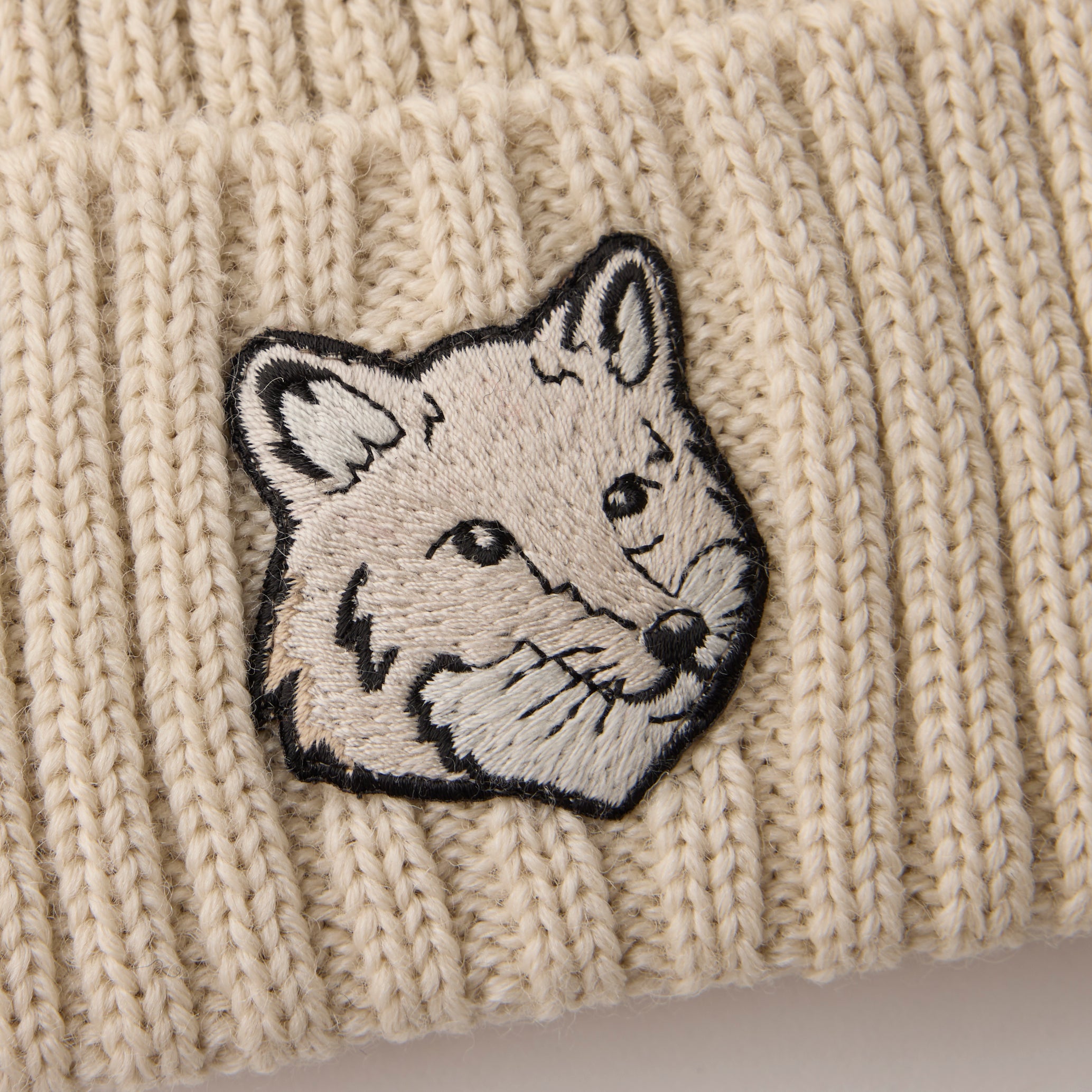 メゾンキツネ】ボールド フォックスヘッド ビーニー – GQ SHOP