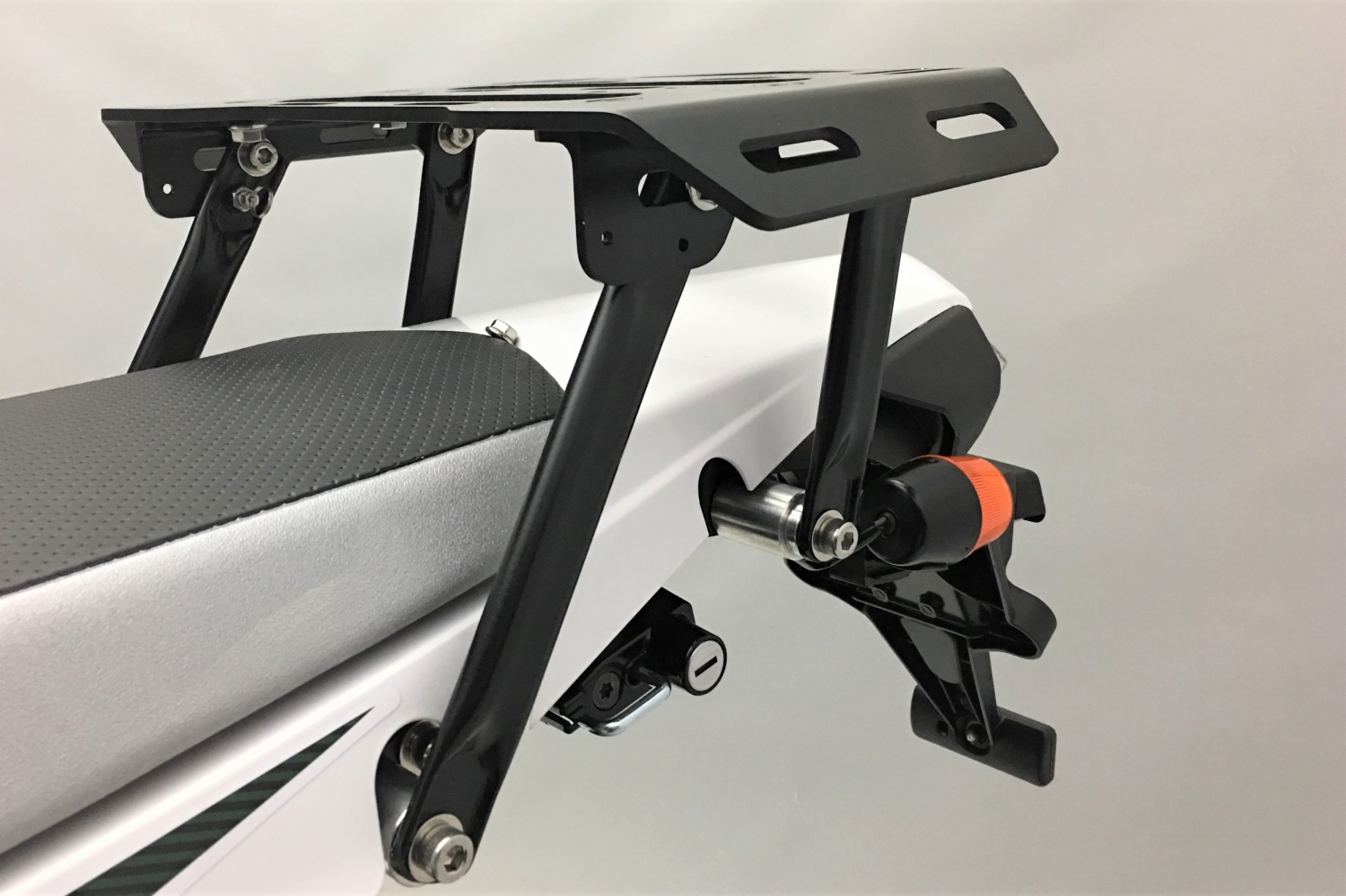 K-FACTORY ONLINE SHOP / リヤキャリア（セロー250 '18-） 可動式