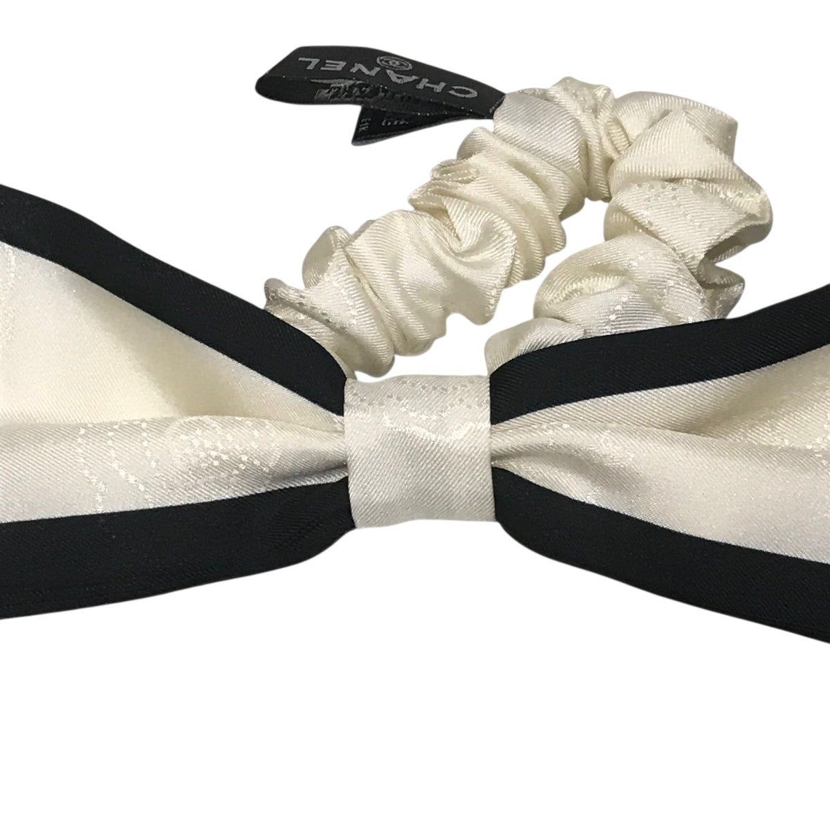 CHANEL(シャネル) リボンシュシュ ホワイト×ブラック｜【公式