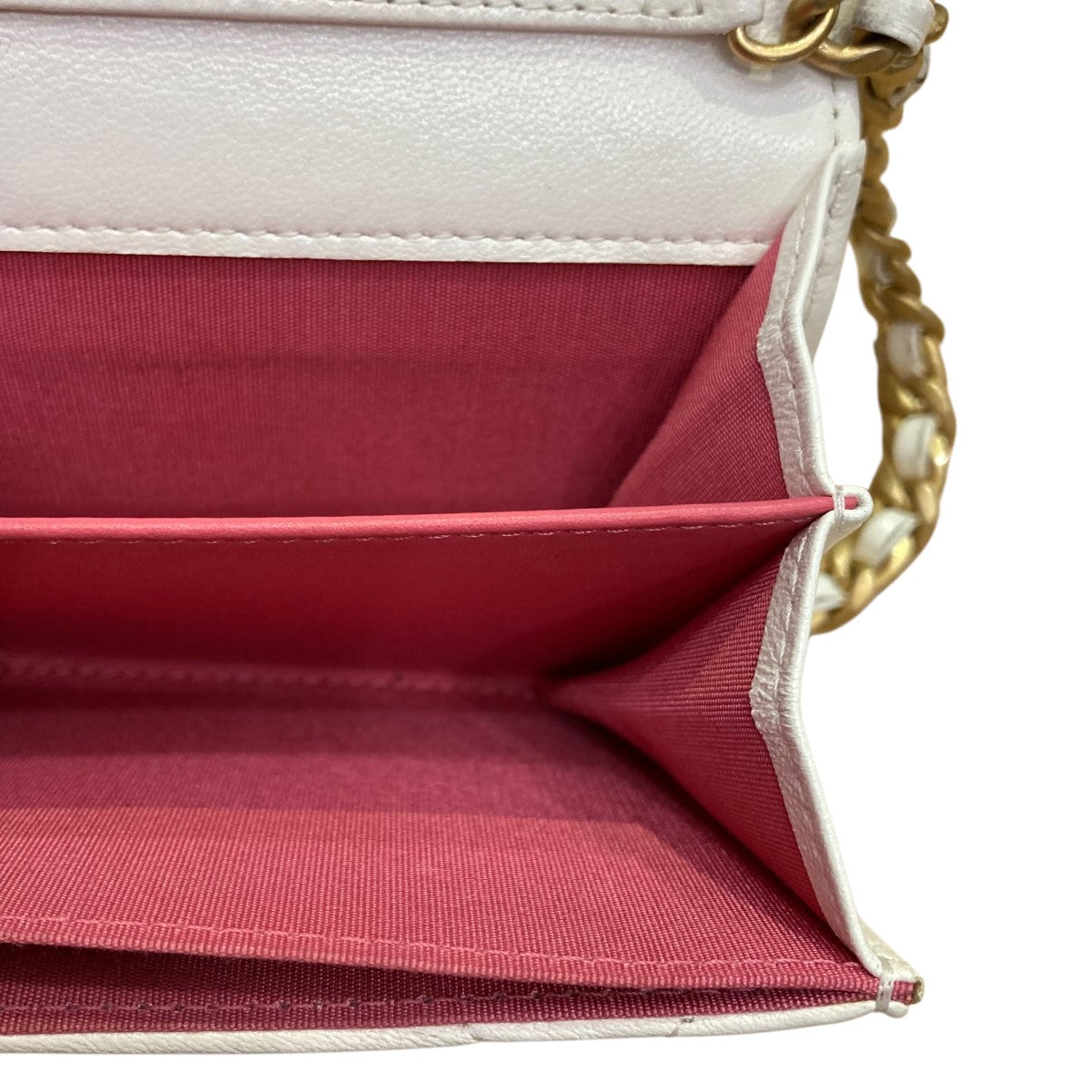 CHANEL(シャネル) ラムスキン ココマーク チェーンウォレット 3056