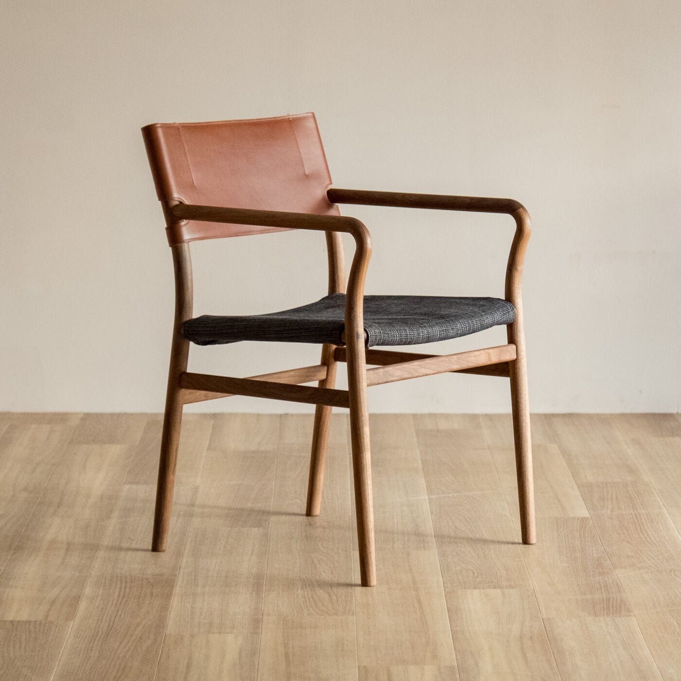 UC3 ダイニングチェア(ウォールナット) (樹種ブラックチェリー（クリア