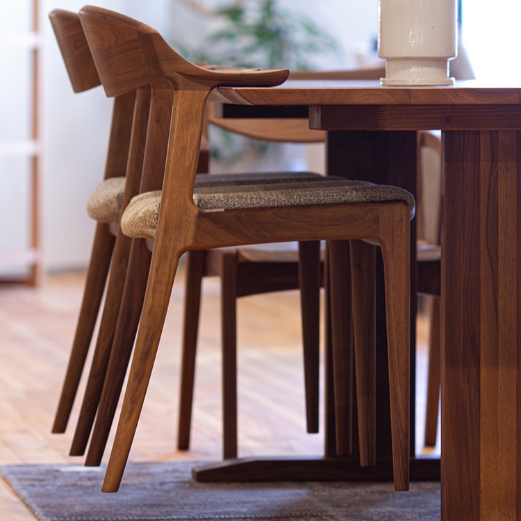 DC354 アームチェア(ファブリック) (樹種レッドオーク（ウレタン