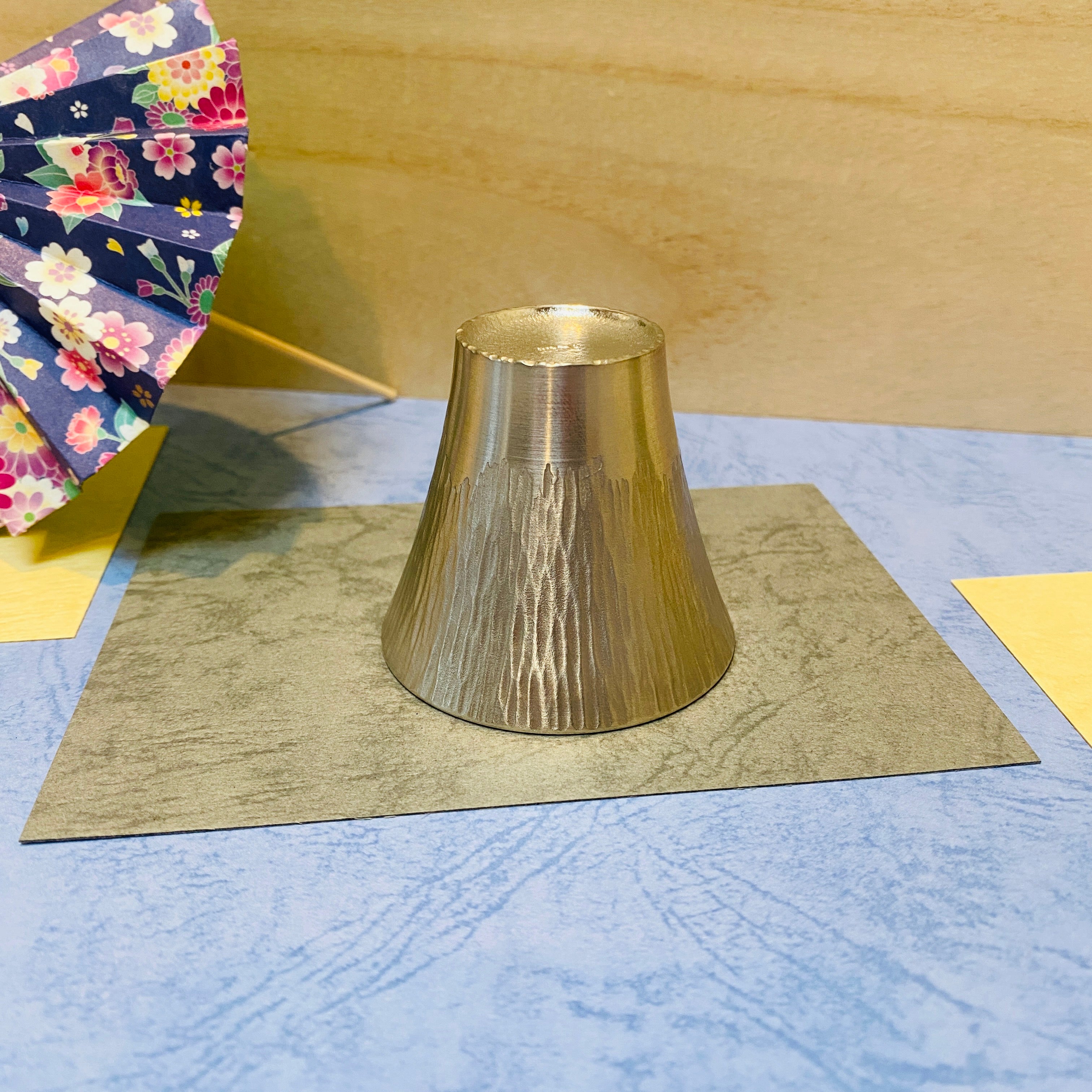 大阪錫器 ぐい呑み 富士山 白 – 伏水酒蔵堂オンラインショップ