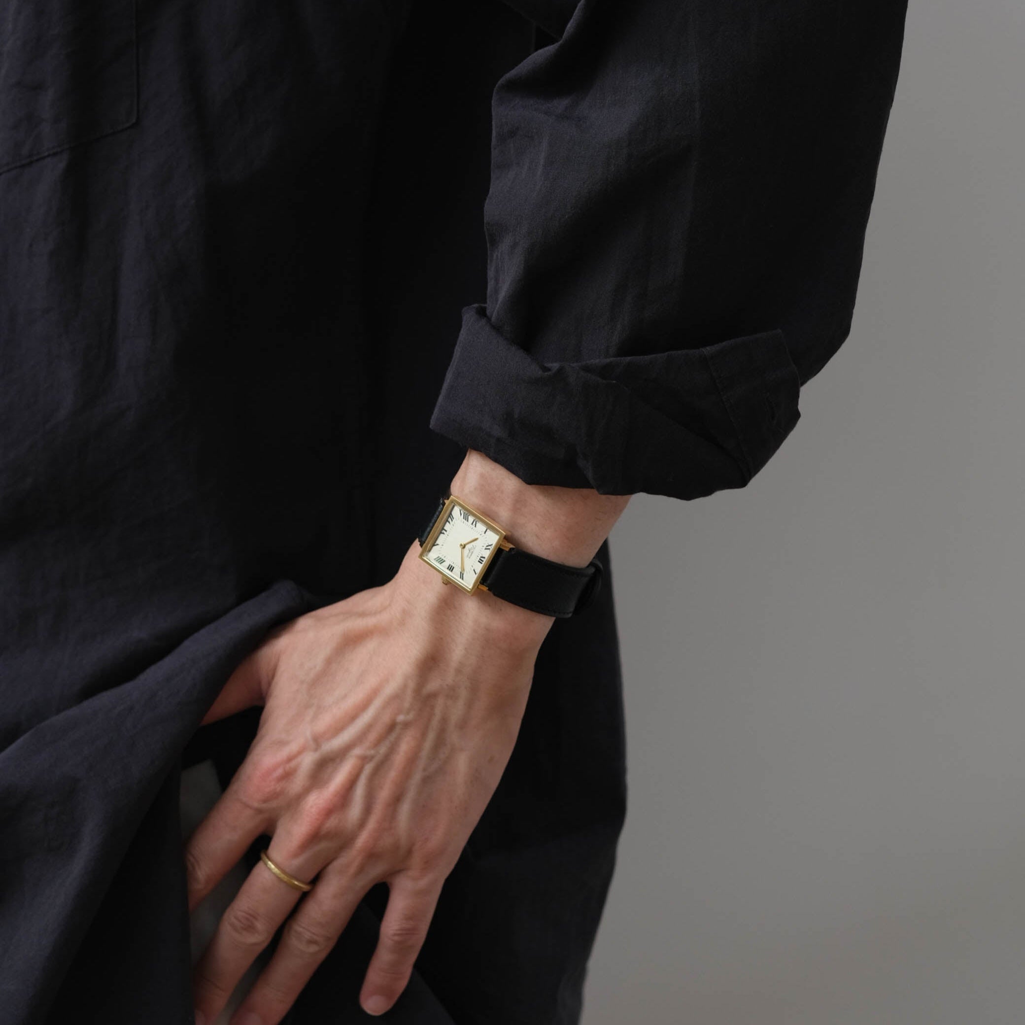 VAGUE WATCH：CARRE Pièce - BLACK