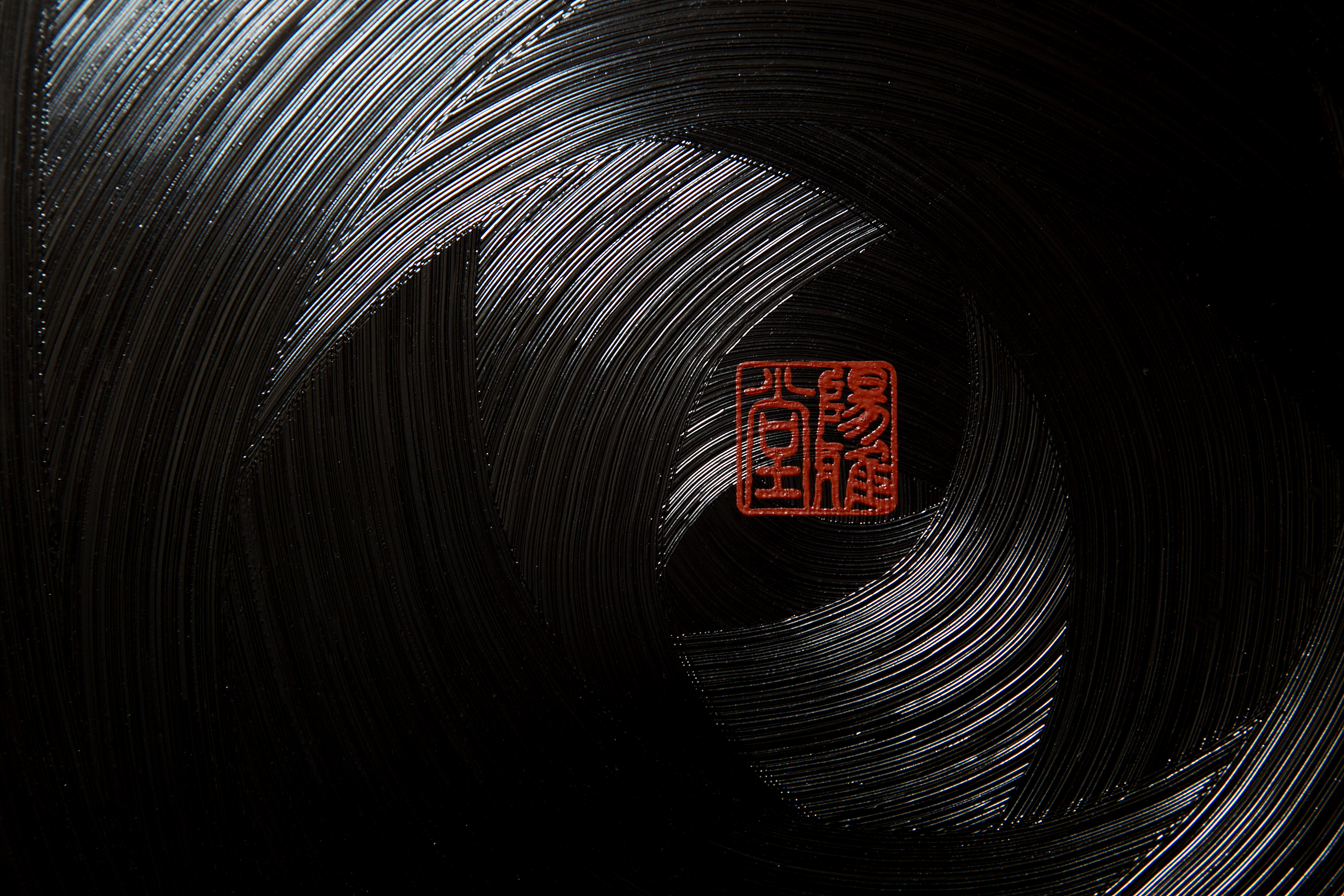 鎌倉彫の丸盆9寸 一色朱 柿 | 鎌倉彫陽雅堂 公式オンラインショップ