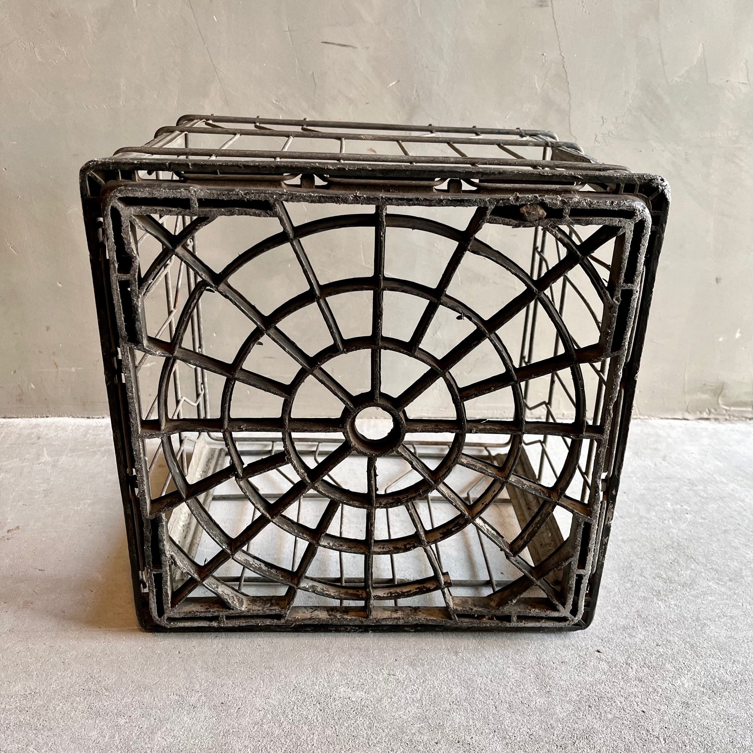 USA vintage】CRYSTAL SACTO メタルミルククレート – 雑貨屋ポッポ