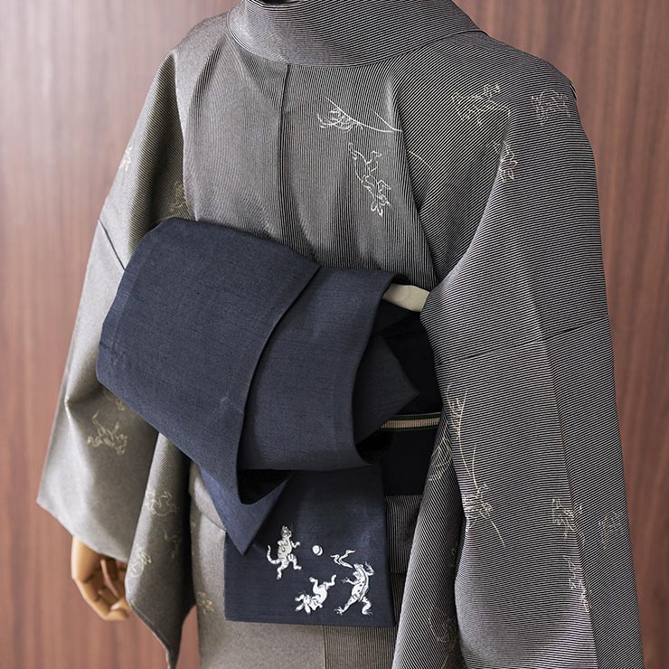 撫松庵」細帯 半幅帯 猫獣戯画 刺繍 紺 (103-102-012-78) ネイビー 濃