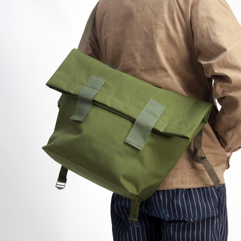 デンマーク軍 デッドストック メッセンジャーバッグ 実物 メンズ