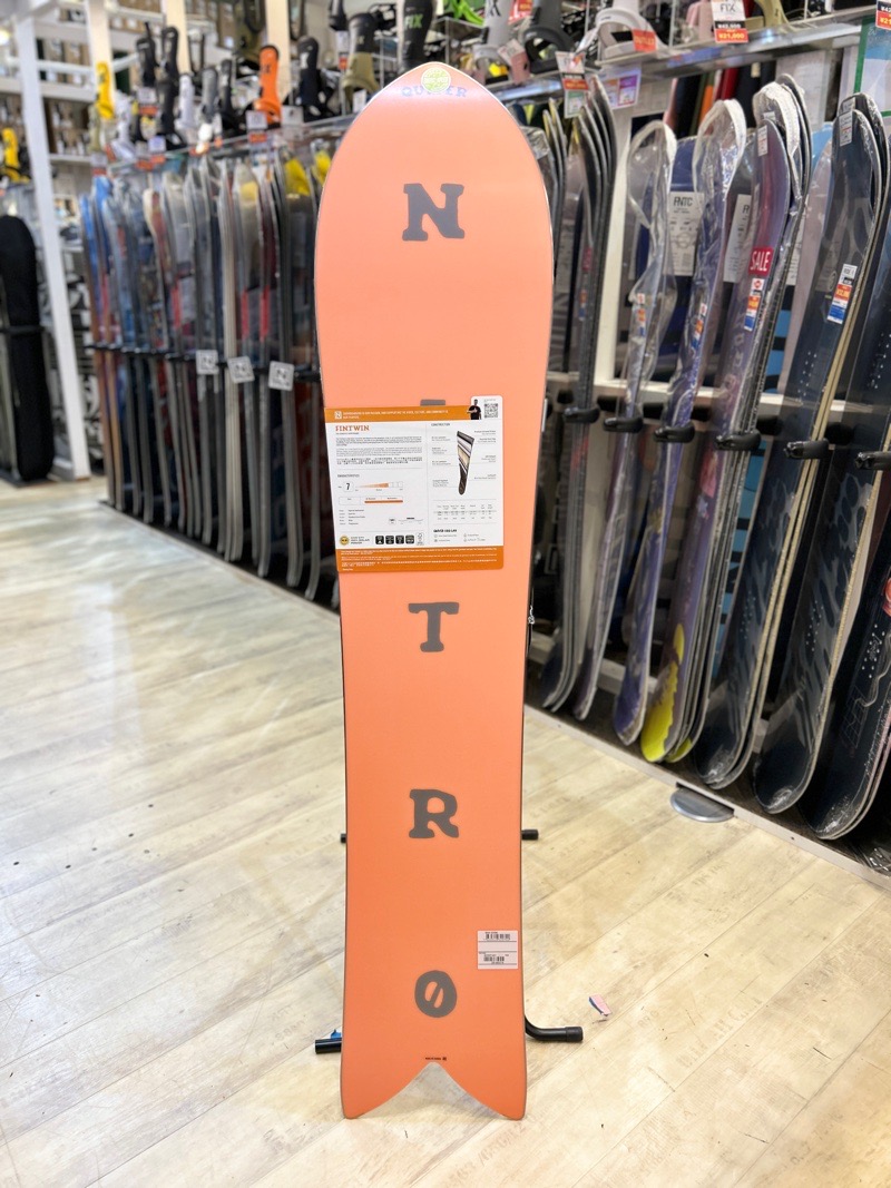 即納】メンズ スノーボード 板 149wcm NITRO FIN TWIN ナイトロ フィン