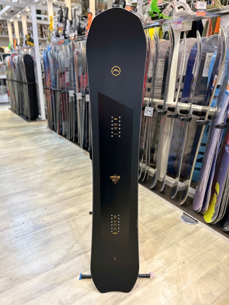 即納】メンズ スノーボード 板 158cm NOVEMBER MOUNTAINFOX ノベンバー