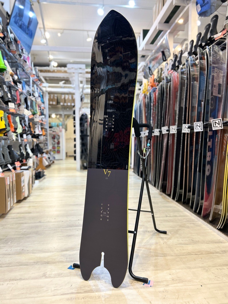 即納】 メンズ スノーボード 板 型落ち V7&V9 POWDER BOARD V7 BLACK