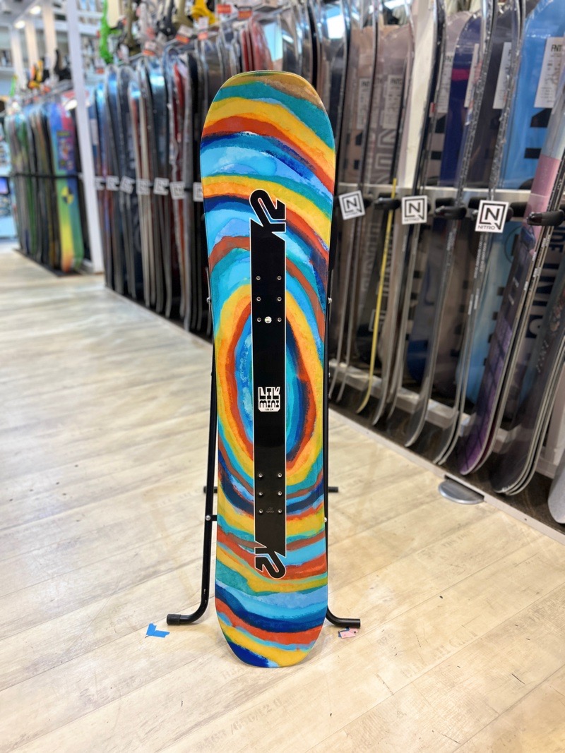 ラスト1点】 キッズ ジュニア スノーボード 板 型落ち 旧モデル 130cm