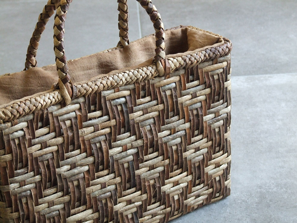 純国産 胡桃かごバッグ 亀甲編み 表裏 : おまめ - 通販 - Yahoo