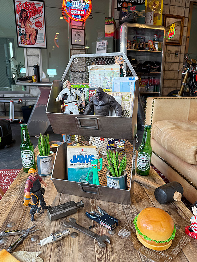 インダストリアル メタルウォールラック 2段タイプ 壁掛け収納 レター