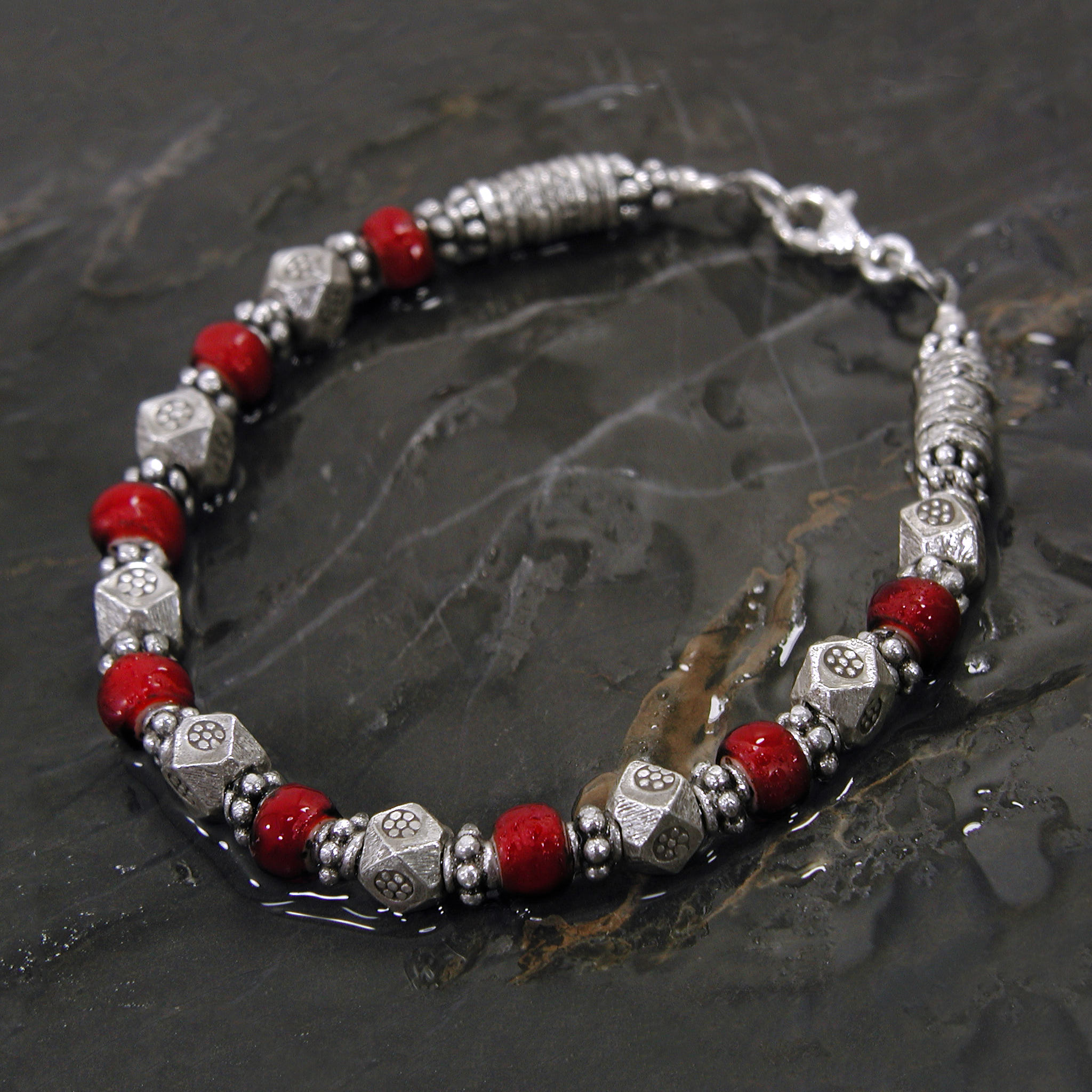 カレン 族 シルバー 魅了する赤 ホワイトハート アンティークビーズ