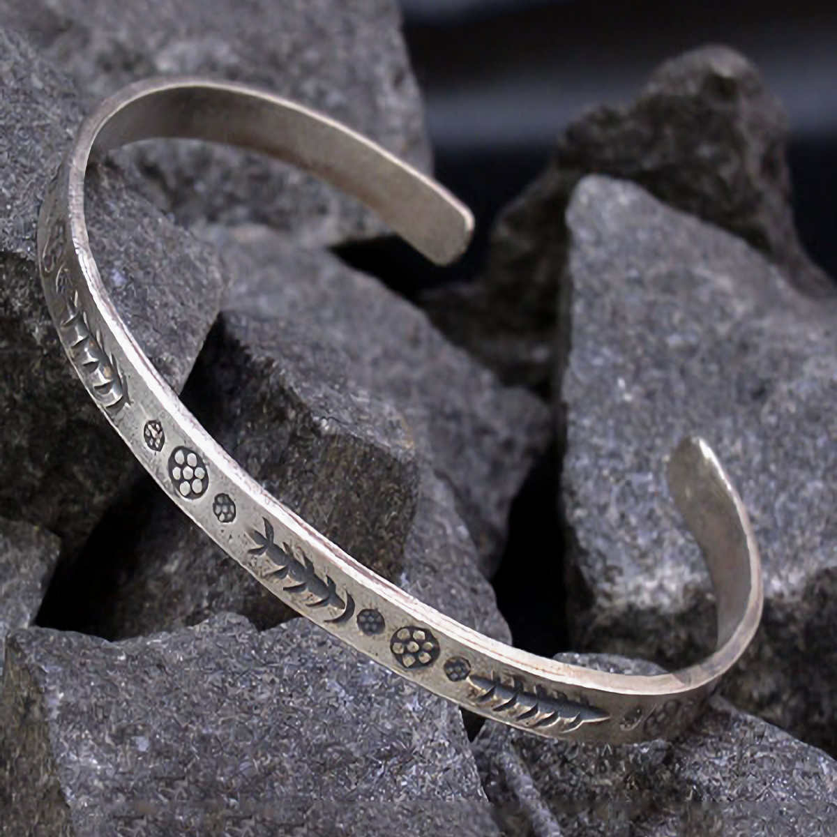 カレン 族 シルバー バングル フリーサイズ メンズ レディース 民族