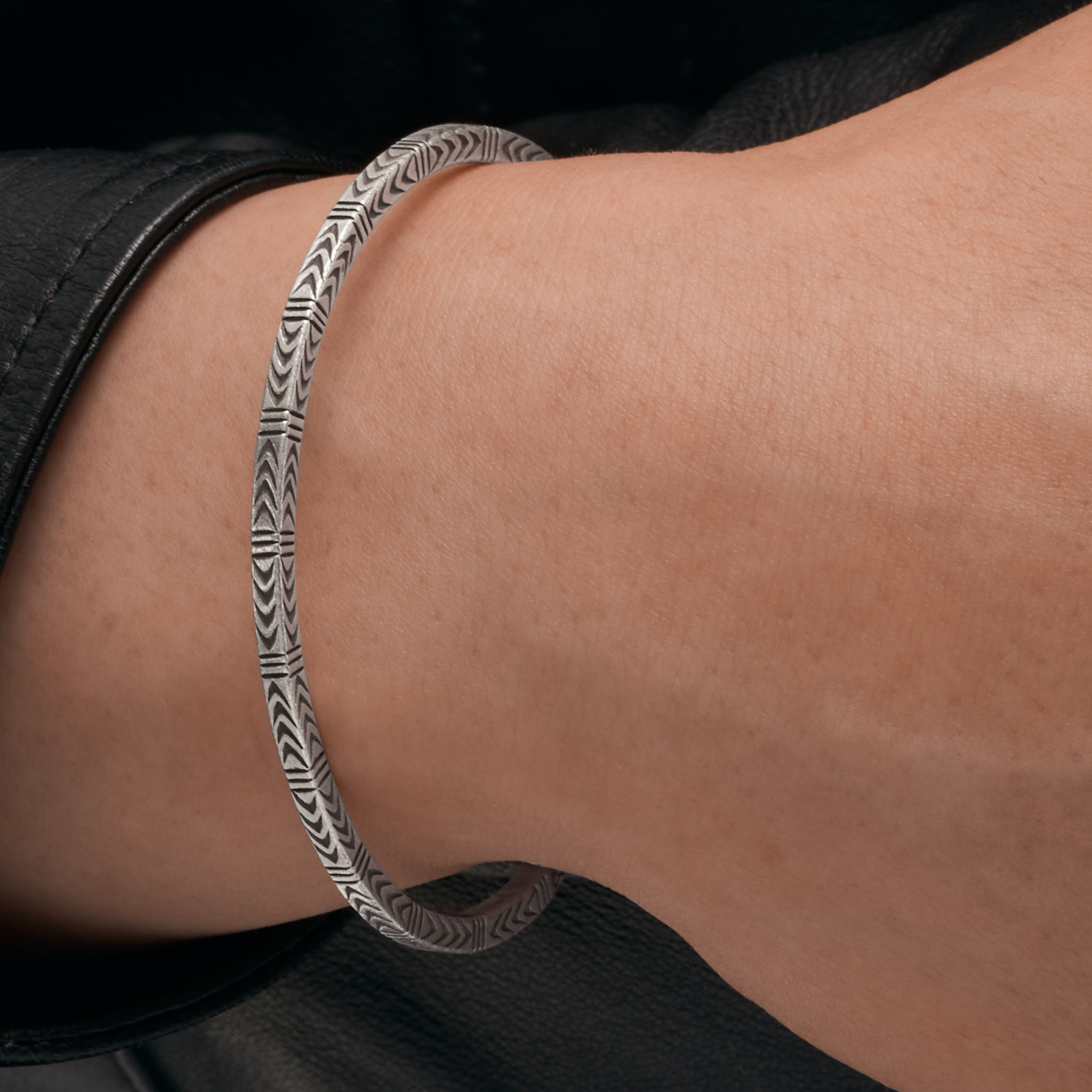 カレン 族 シルバー バングル フリーサイズ メンズ レディース 民族