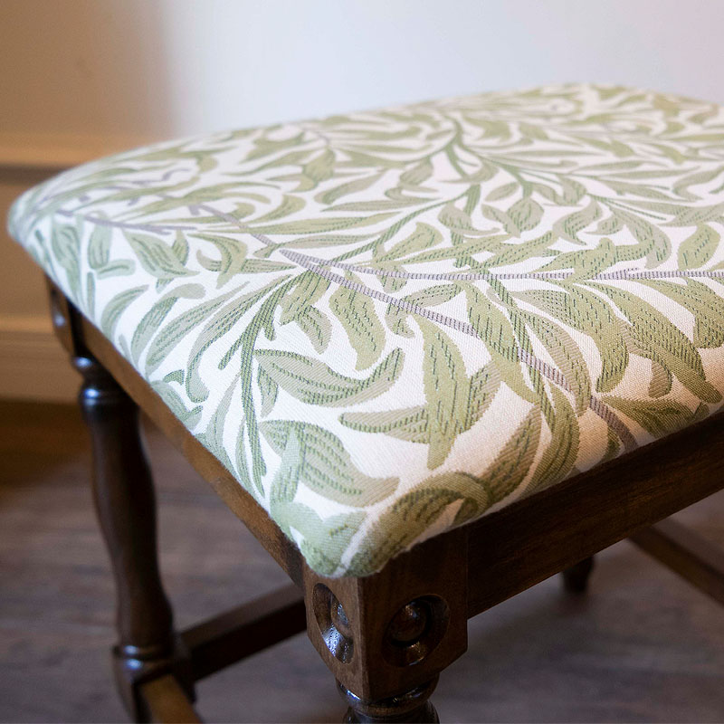 張替え未使用品】角スツールXモリス・ウィロー 張替え未使用品】角