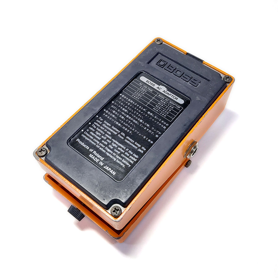 BOSS DS-1 日本製 銀ネジ 1979年製 TA7136AP搭載 初期型 egfx023-03.jpg