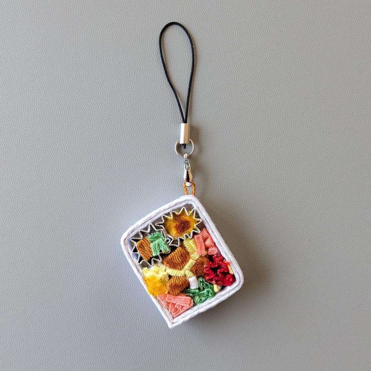 携帯ストラップ ちりめん細工 ミニお弁当 「行楽日和」 バックチャーム