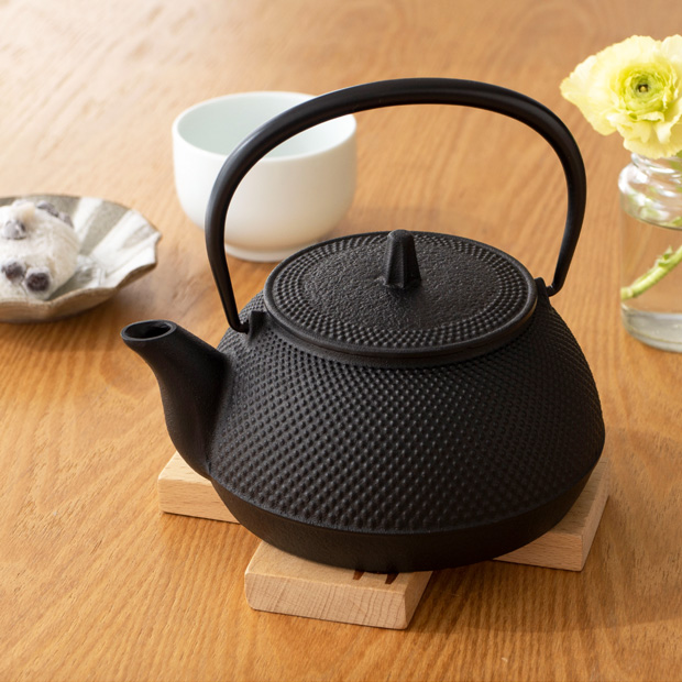 岩鋳（IWACHU） 【取扱終了】岩鋳 イワチュウ 鉄瓶兼用急須5型新アラレ