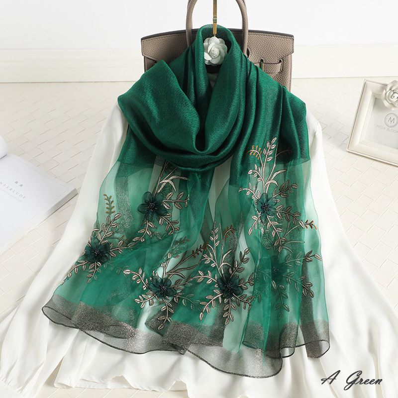 エレガントな花モチーフとリーフ刺繍の大判シルクウールストール