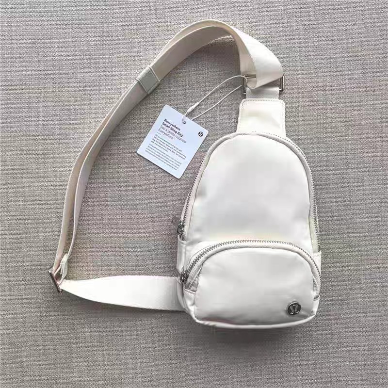 lululemon（ルルレモン） ボディバッグ ショルダー Everywhere Small