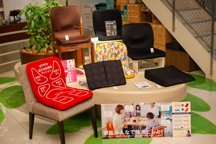 p!nto（ピント） 姿勢矯正クッション ブラック PINTO BLACK P!NTO