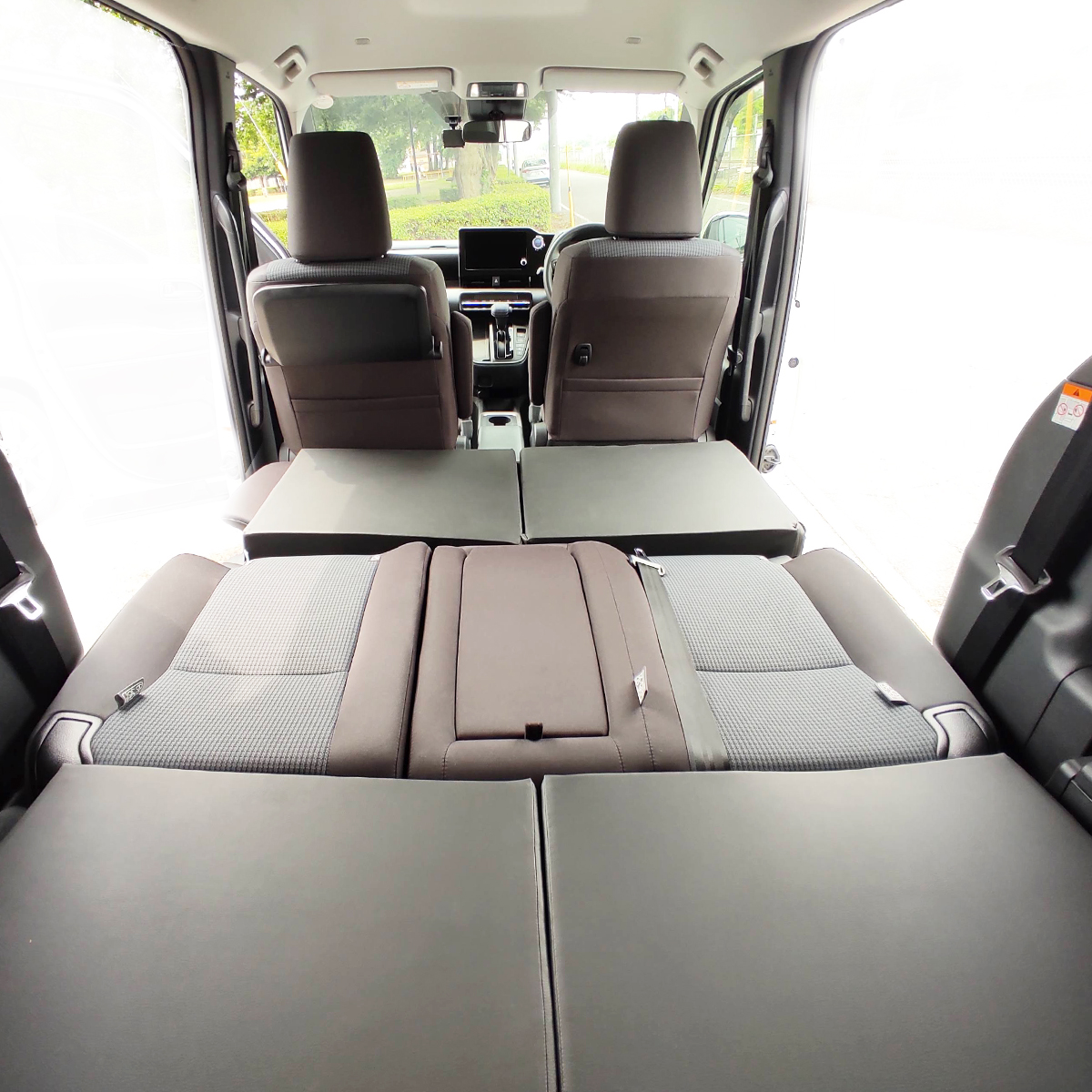 ヴェルファイア アルファード 20系 7人乗り 車中泊 シートフラット