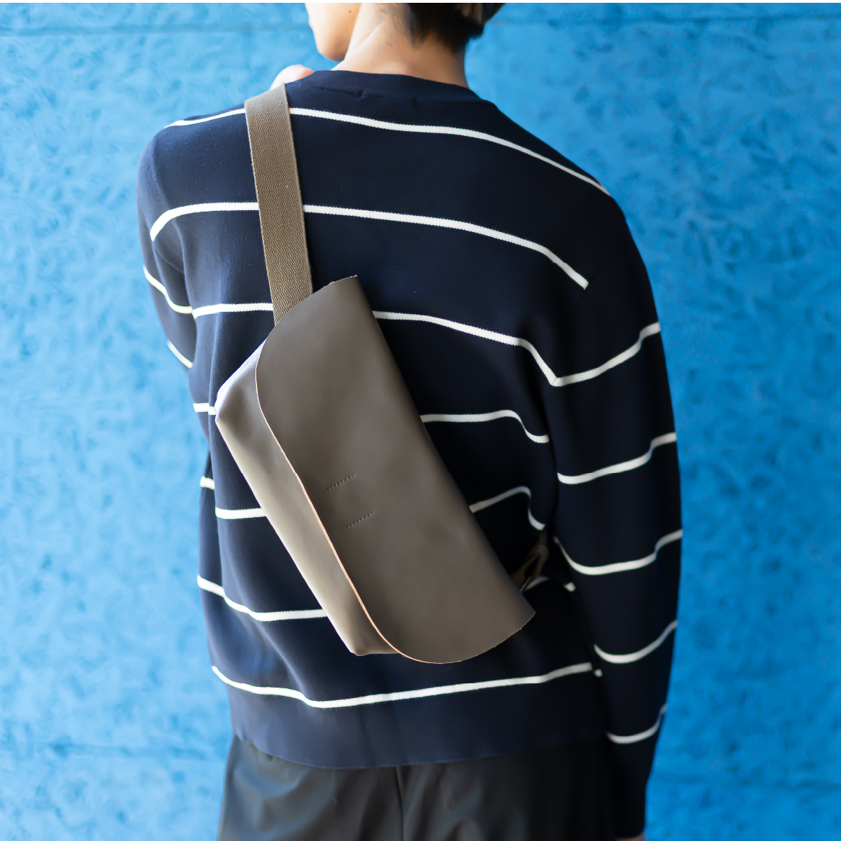 DomTeporna Italy メッセンジャーバッグ メンズ 革 ブランド