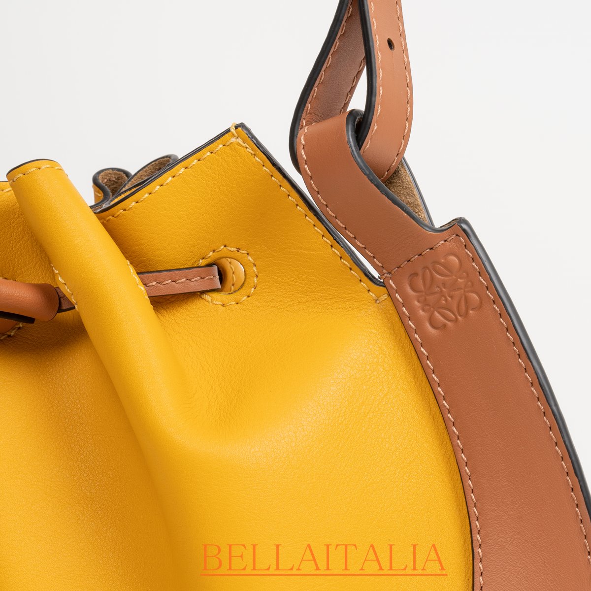 LOEWE（ロエベ） バッグ レディース レザー ショルダーバッグ ホース