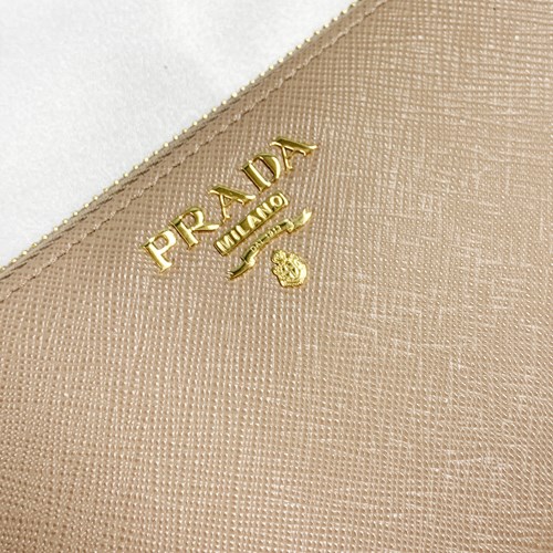 PRADA（プラダ） 財布 ロゴ サフィアーノレザー ジップアラウンド長