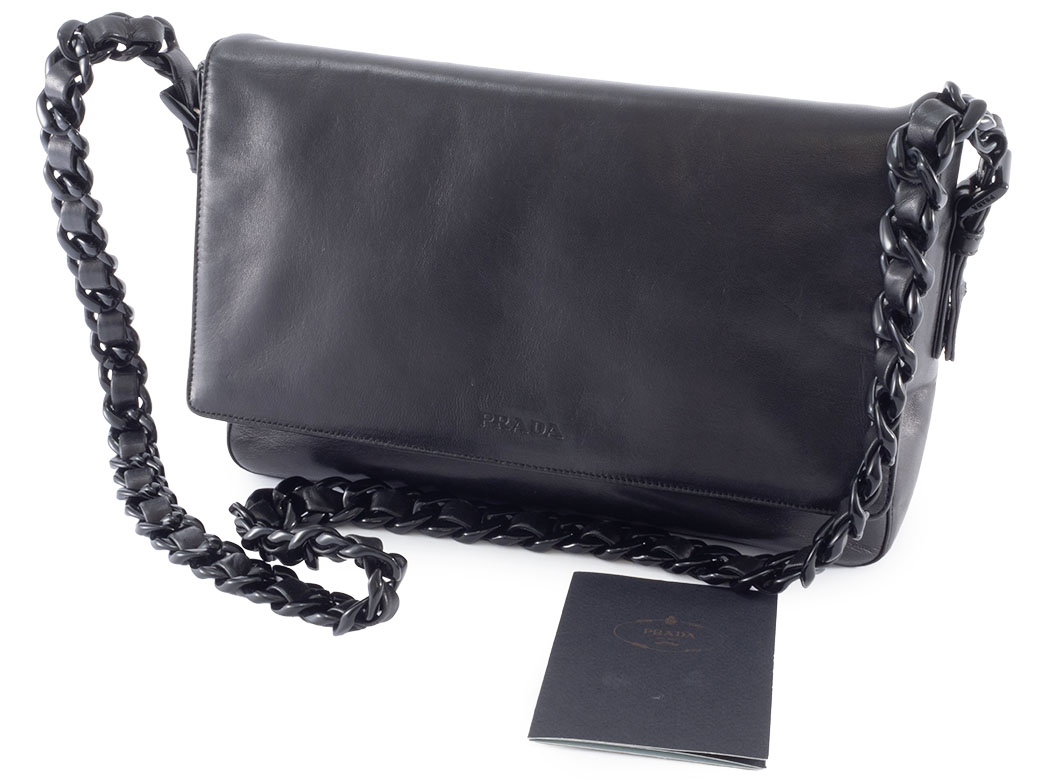 PRADA（プラダ） プラスチックチェーン ショルダーバッグ レザー