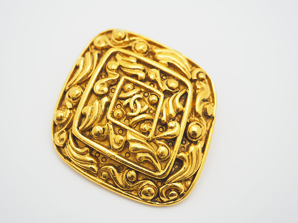 CHANEL（シャネル） ヴィンテージ ひし形 ココ ブローチ ゴールド