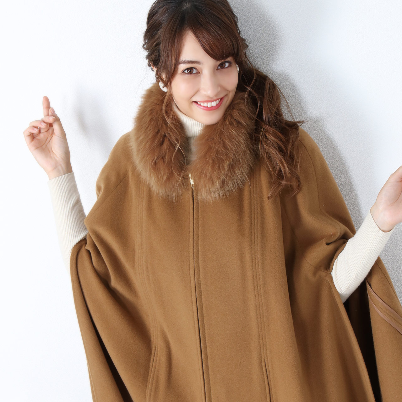 Filomo（フィローモ） カシミヤ ケープ ポンチョ フォックス ファー