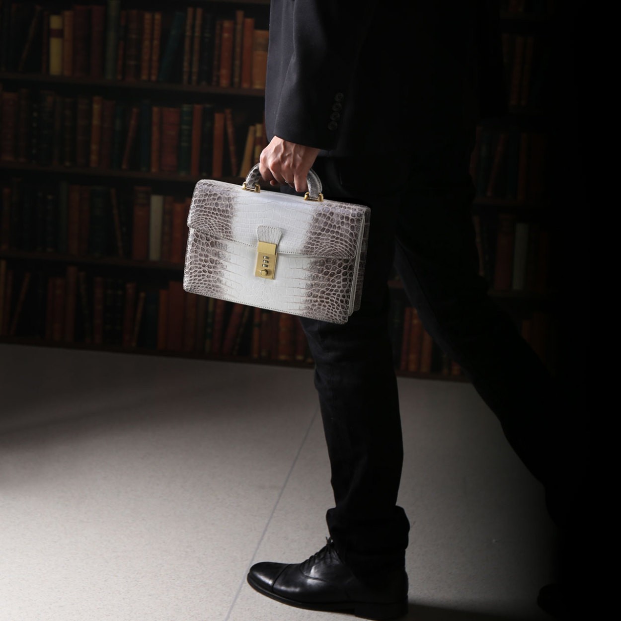 sankyo shokai（三京商会） [5%offクーポン]ヒマラヤ クロコダイル