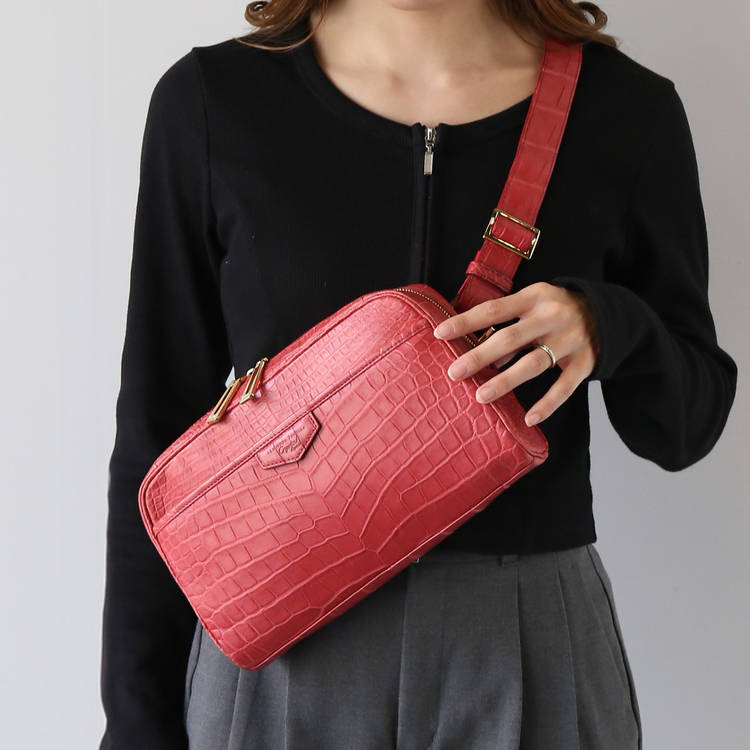 sankyo shokai（三京商会） クロコダイルバッグ ボディバッグ マット