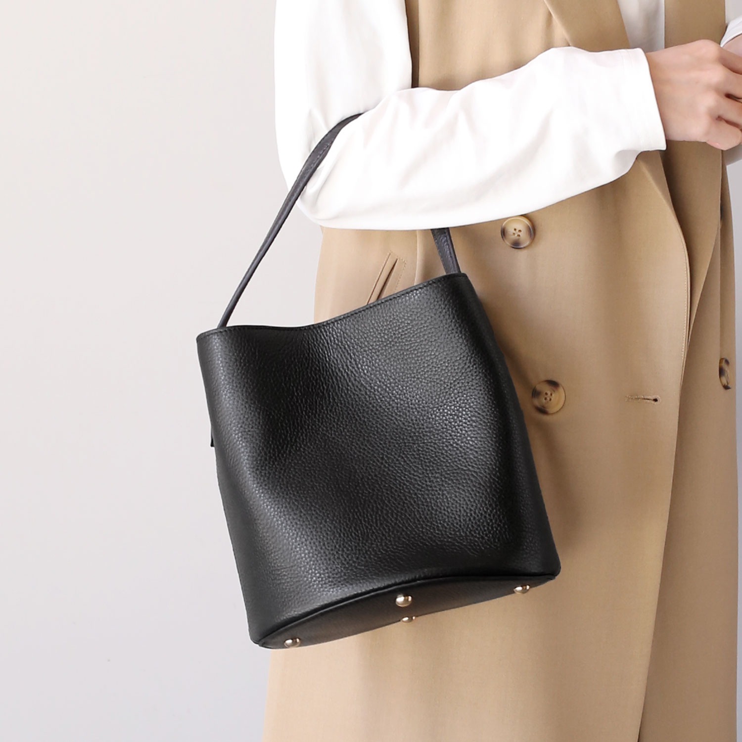 mieno（ミエノ） ショルダーバッグ 縦型 レディース 斜めがけ 大人