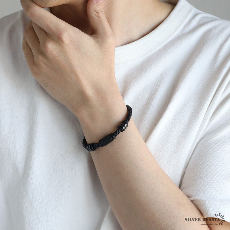 カーボンバングル 高級感 軽い レザーバングル ブラック 黒 レザー