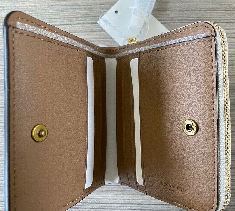 COACH（コーチ） 新作 C6001 花柄 二つ折り財布 ブティックライン 2024