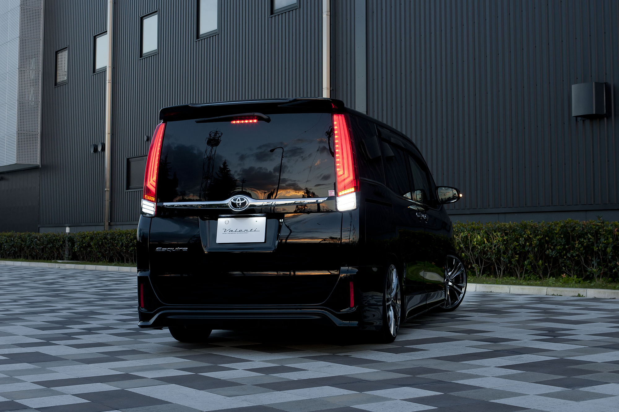 ヴァレンティ（VALENTI） 80系 VOXY NOAH ESQUIRE ヴォクシー ノア