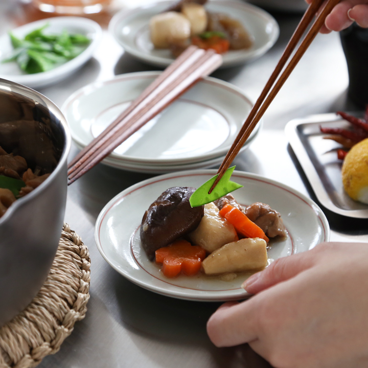 東屋 丸鏡 五寸 赤輪 波佐見焼 日本製 白岳窯 取り皿 小皿 中皿