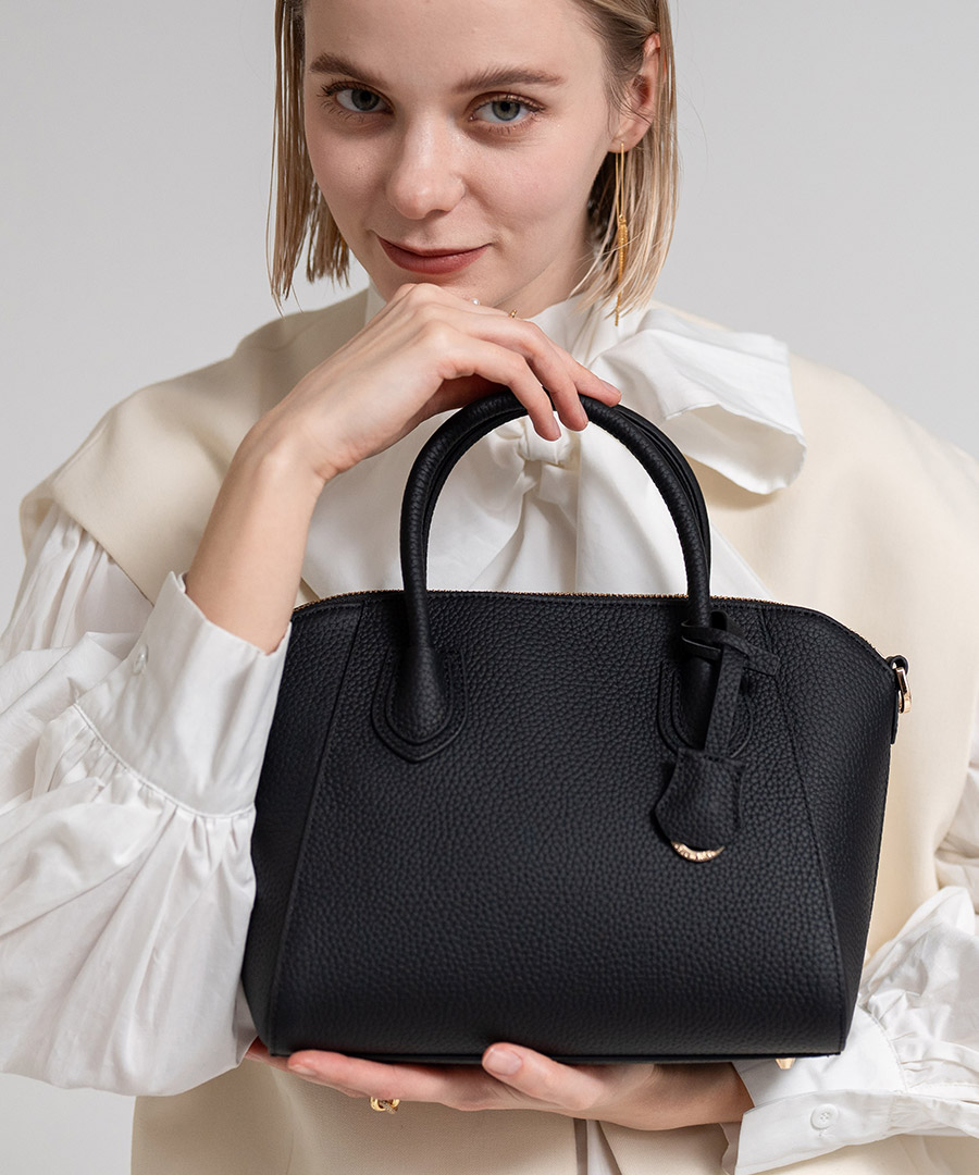 HAYNI（ヘイニ） シリーズ売上累計22,299個突破 本革 ショルダーバッグ