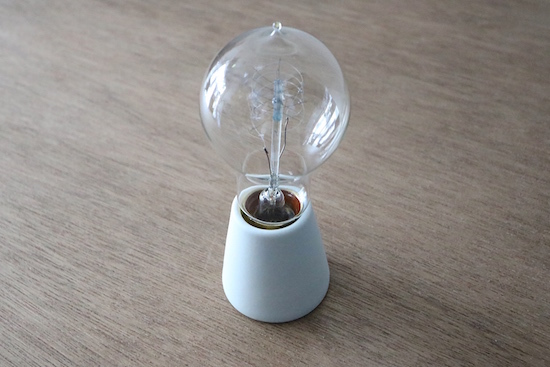 完売・再入荷なし】シンプルウォールランプ マット仕上げ 白or黒 口金E